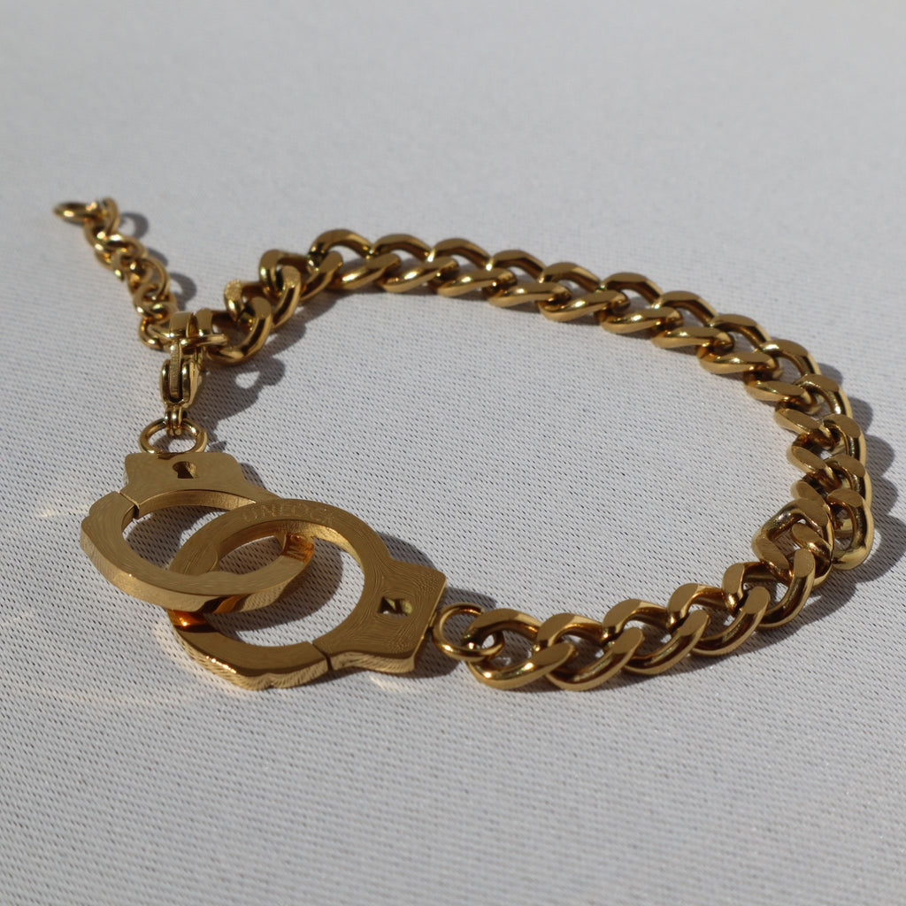 Lock & Key Handcuff Chain Bracelet – 18K Gold Plated Stainless Steel – Waterproof Gold Jewelry – Aella Jewelry Co.