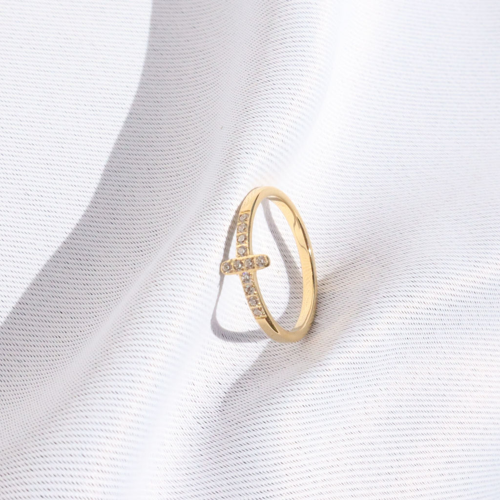Crystal Crosses Ring, 18K Gold Plated Steel – Waterproof Gold Jewelry – Aella Jewelry Co.