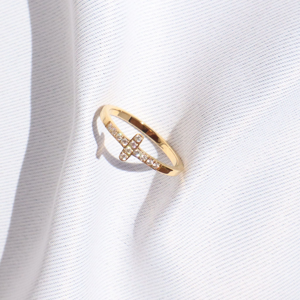 Crystal Crosses Ring, 18K Gold Plated Steel – Waterproof Gold Jewelry – Aella Jewelry Co.