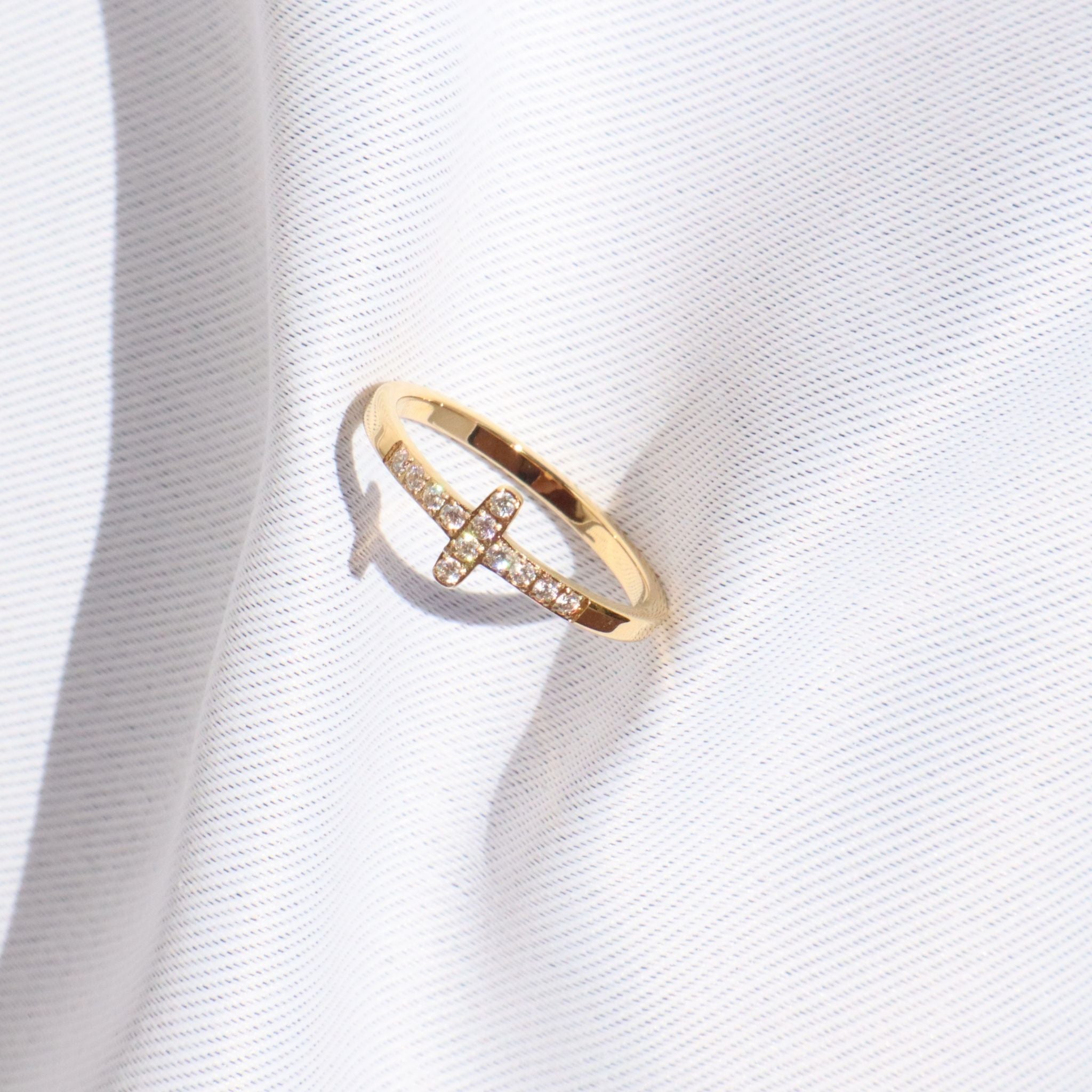 Crystal Crosses Ring, 18K Gold Plated Steel