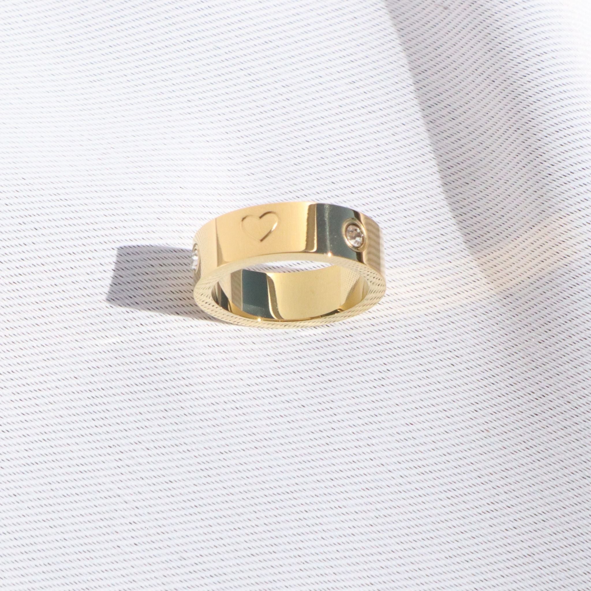 Hearts of Gold Ring, 18K Gold Plated Steel – Waterproof Gold Jewelry – Aella Jewelry Co.