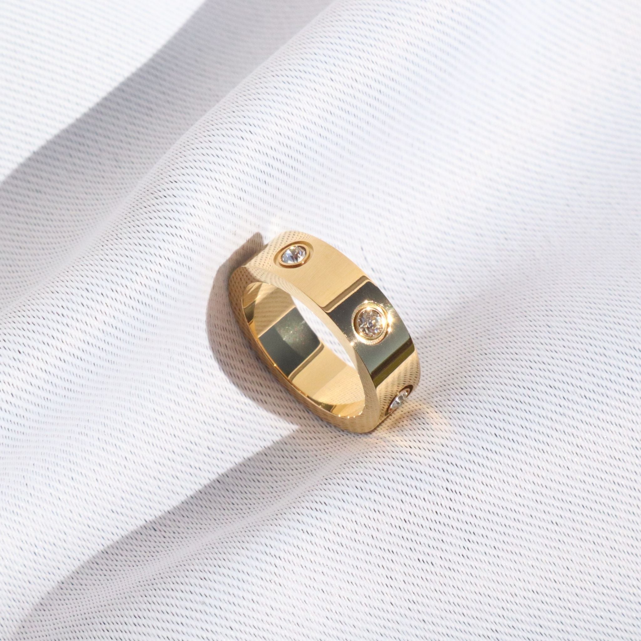 Thick Halo CZ Gold Band – Waterproof Tarnish-Free Ring, 18K Gold Plated Steel