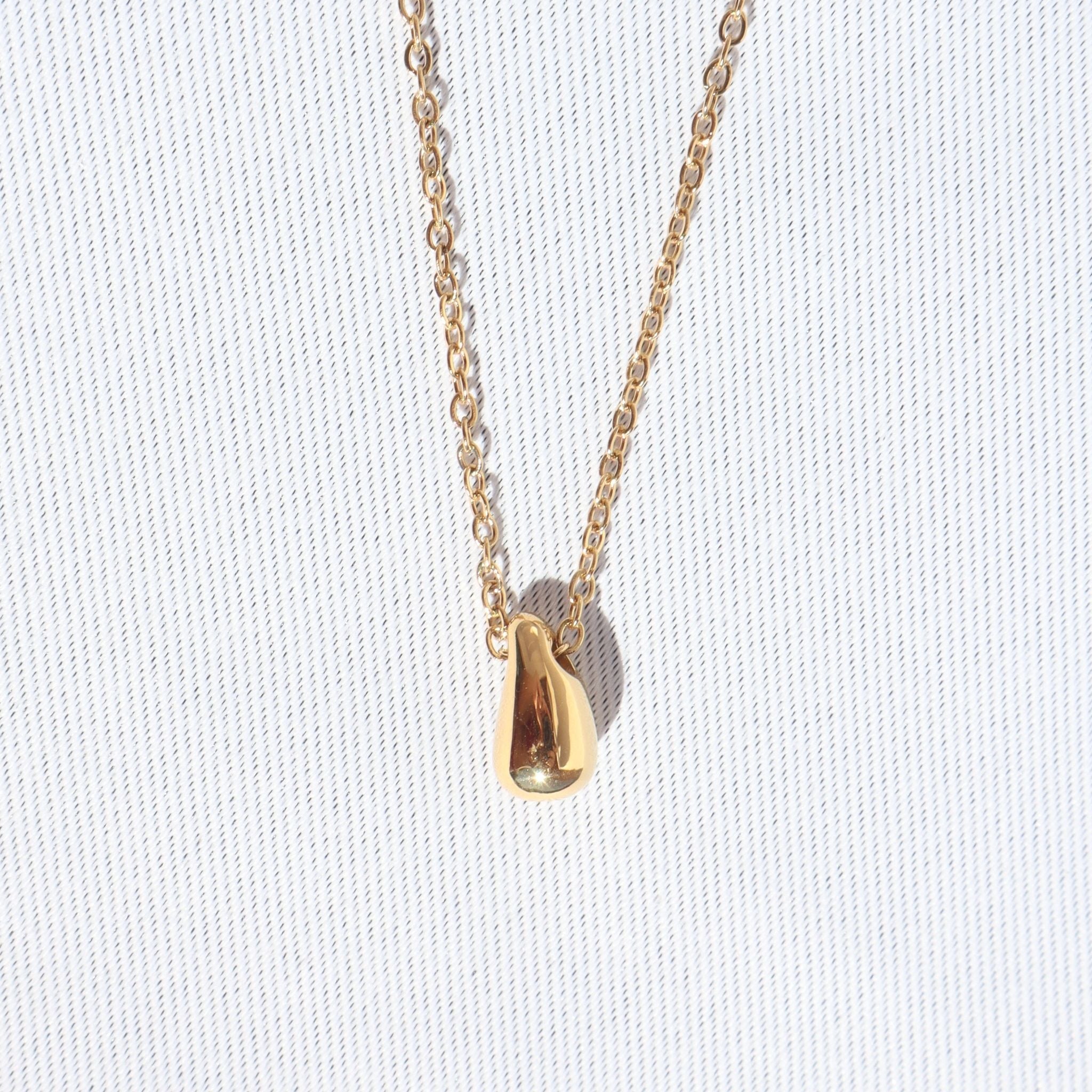 Golden Teardrop Necklace, 18K Gold Plated Steel – Waterproof Gold Jewelry – Aella Jewelry Co.