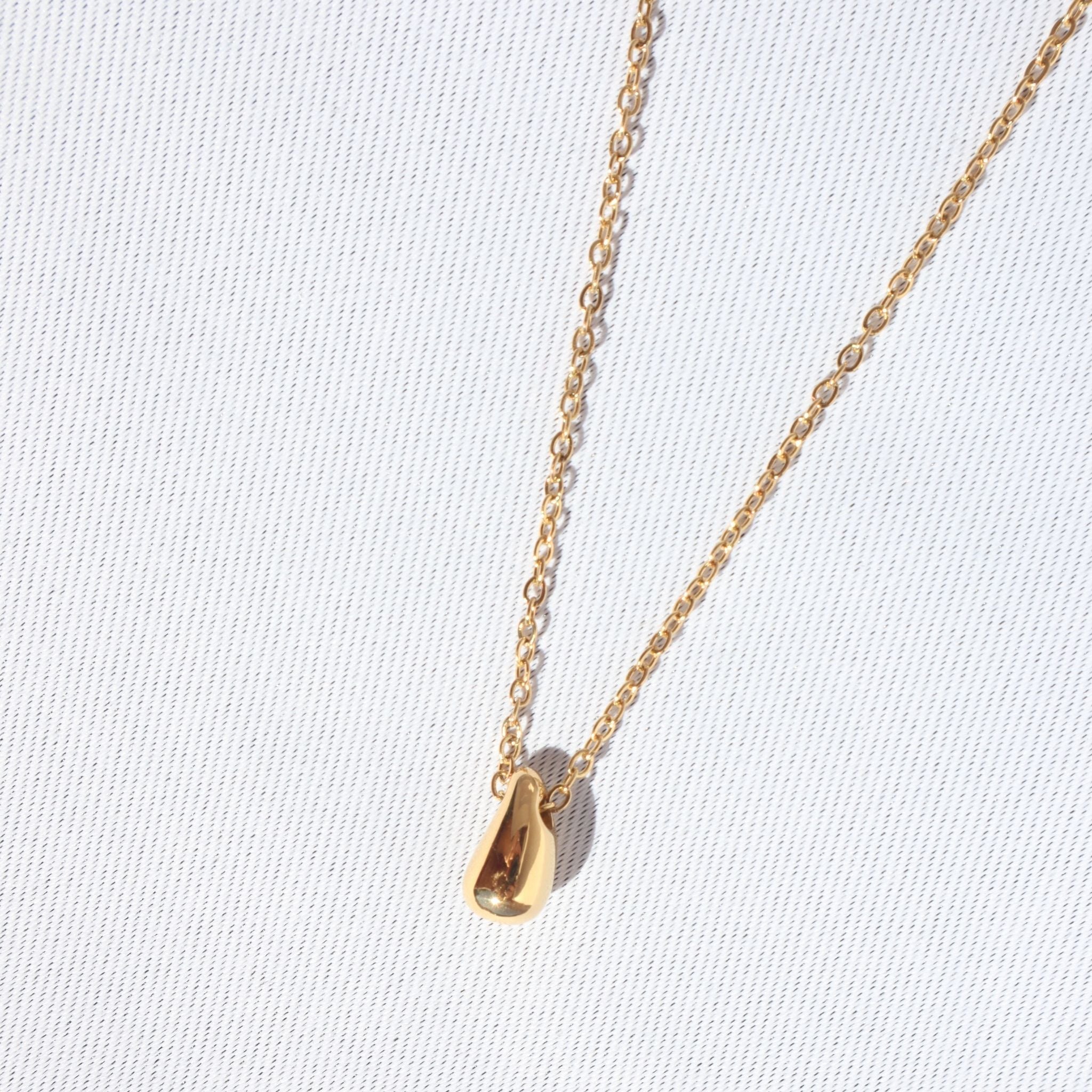 Golden Teardrop Necklace, 18K Gold Plated Steel – Waterproof Gold Jewelry – Aella Jewelry Co.