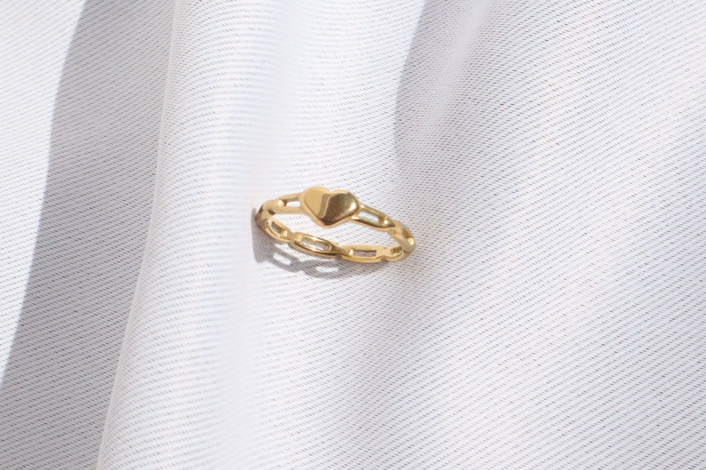 Heart Link Ring, 18K Gold Plated Steel – Waterproof Gold Jewelry – Aella Jewelry Co.