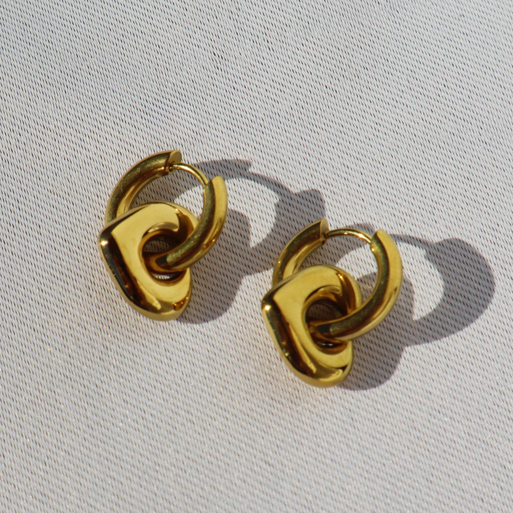 Bold Heart Link Hoop Earrings, 18K Gold Plated Steel – Waterproof Gold Jewelry – Aella Jewelry Co.