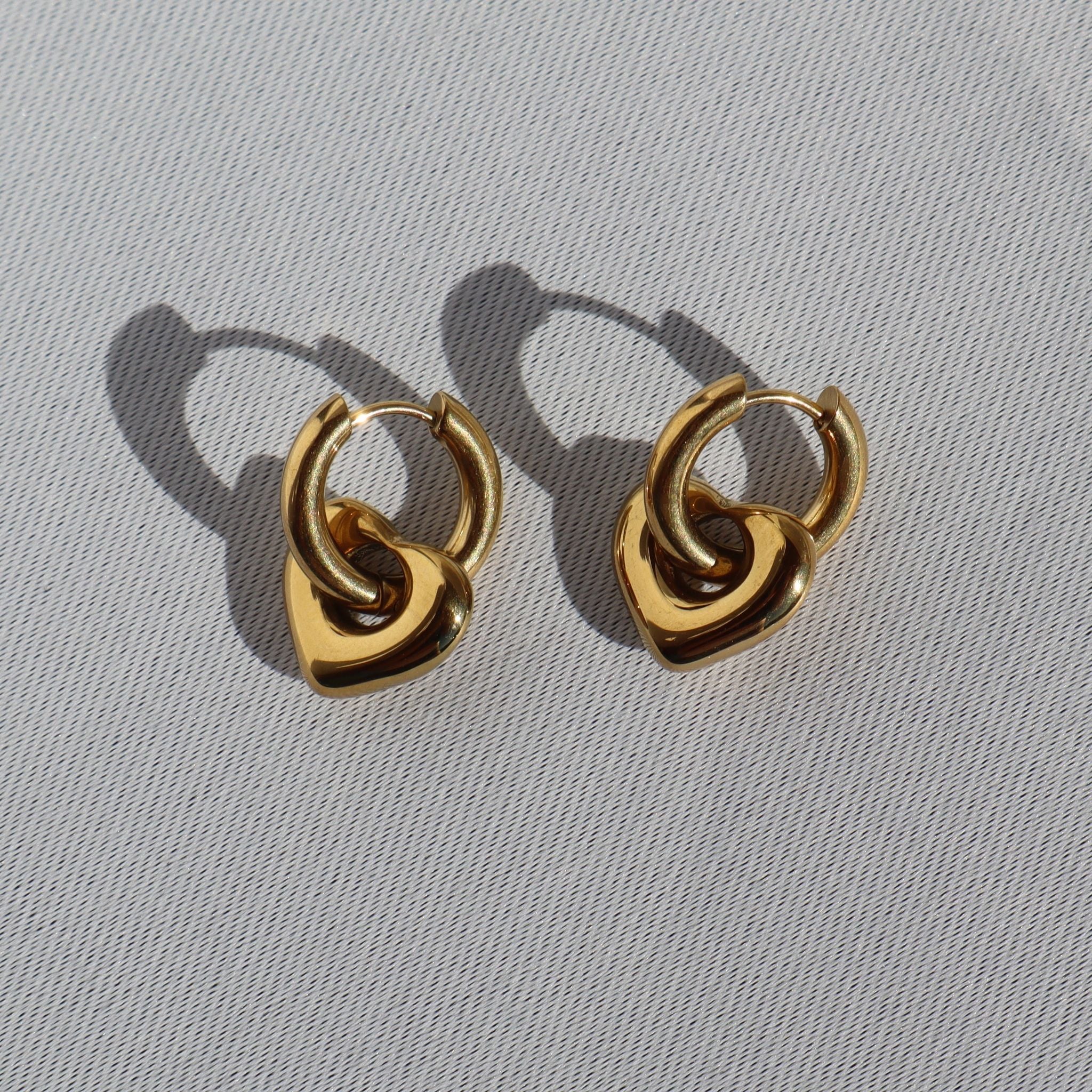 Bold Heart Link Hoop Earrings, 18K Gold Plated Steel – Waterproof Gold Jewelry – Aella Jewelry Co.