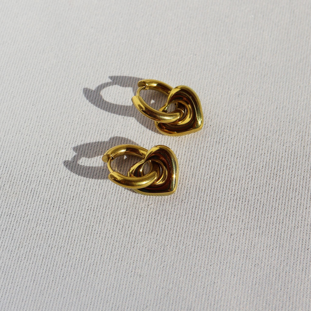 Bold Heart Link Hoop Earrings, 18K Gold Plated Steel – Waterproof Gold Jewelry – Aella Jewelry Co.