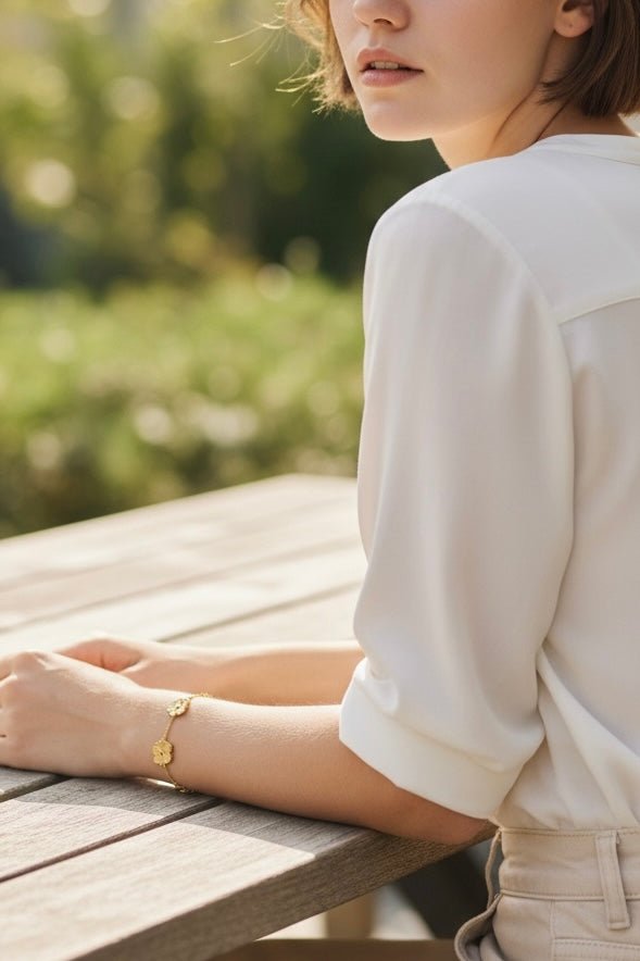 Golden Daisy Bracelet, 18K Gold Plated Steel – Waterproof Gold Jewelry – Aella Jewelry Co.