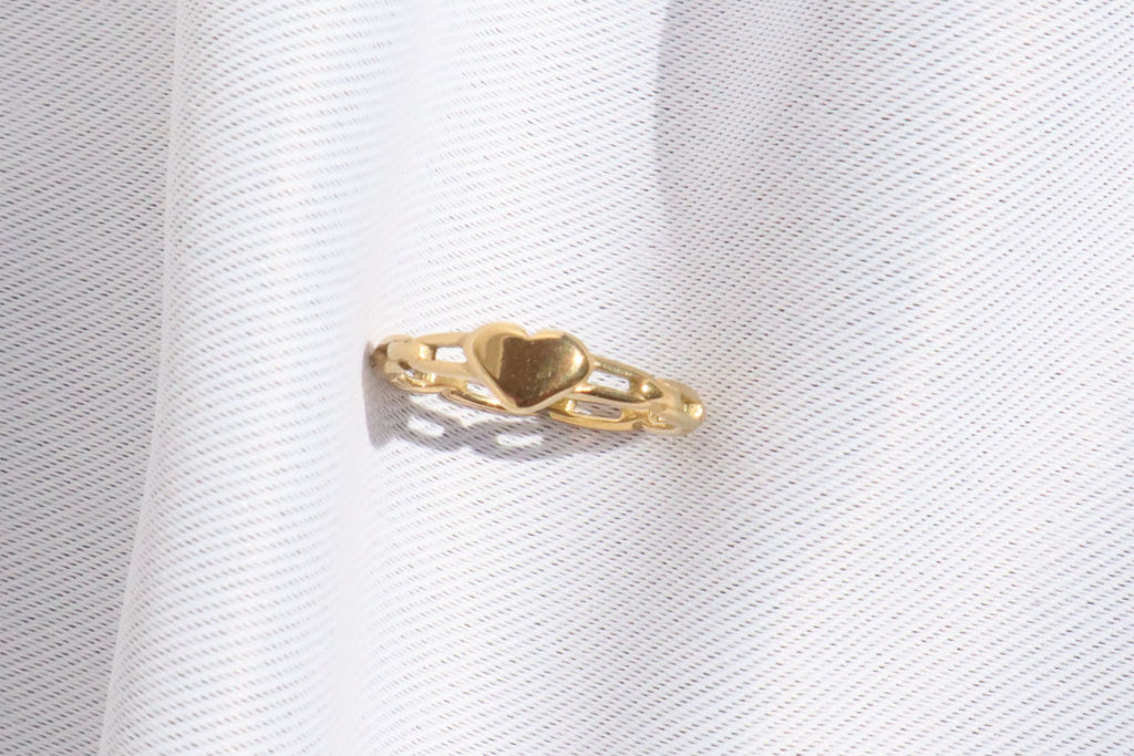 Heart Link Ring, 18K Gold Plated Steel – Waterproof Gold Jewelry – Aella Jewelry Co.