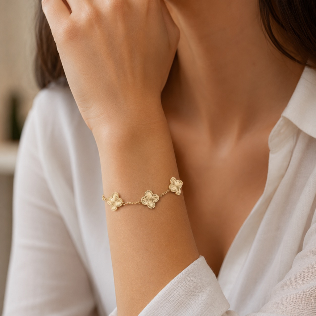 The Clover Charm Bracelet 18K Gold PVD