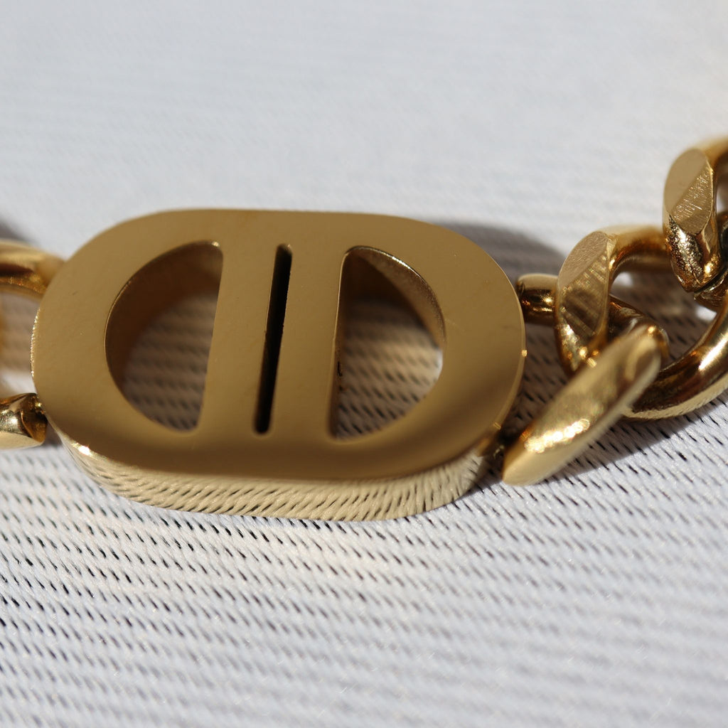 Oval Lock Link Chain Bracelet – 18K Gold Stainless Steel – Waterproof Gold Jewelry – Aella Jewelry Co.
