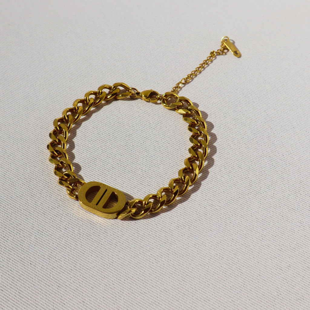 Oval Lock Link Chain Bracelet – 18K Gold Stainless Steel – Waterproof Gold Jewelry – Aella Jewelry Co.