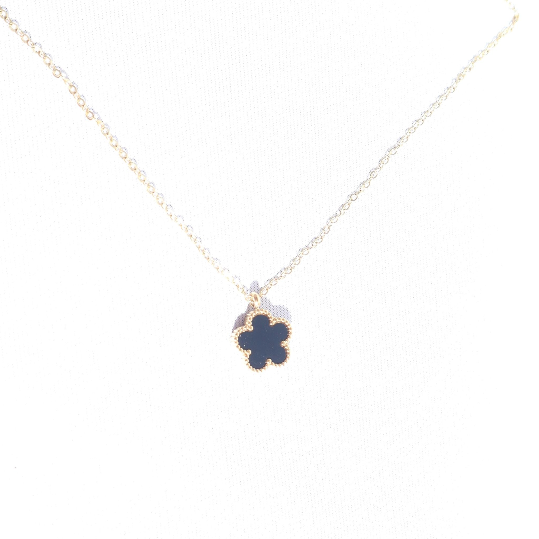 Midnight Clover Pendant Necklace – 18K Gold Plated Stainless Steel