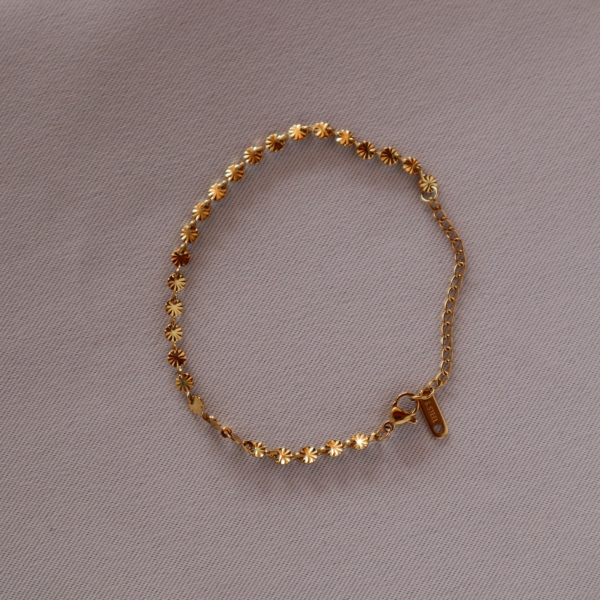 Sunburst Disc Link Bracelet – 18K Gold Plated Stainless Steel