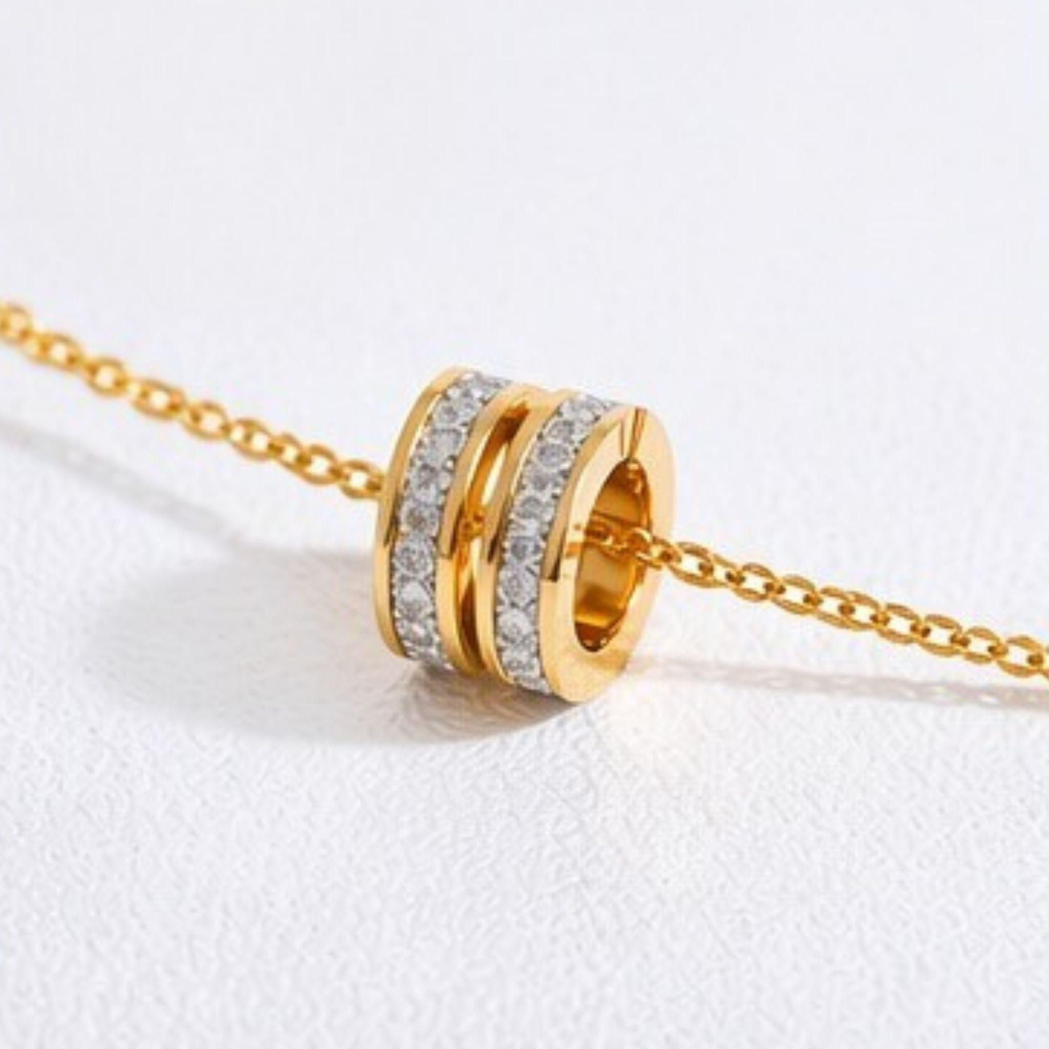 Waterproof Twin Halo Gold Necklace – 18K Gold Plated Stainless Steel, Non Tarnish Dainty Pendant – Waterproof Gold Jewelry – Aella Jewelry Co.