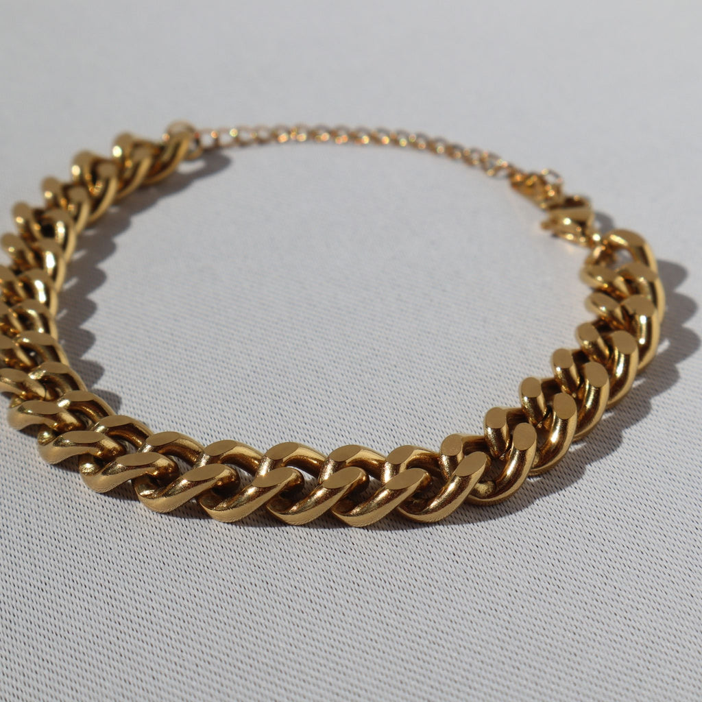 Bold Curb Chain Bracelet – 18K Gold Plated Stainless Steel